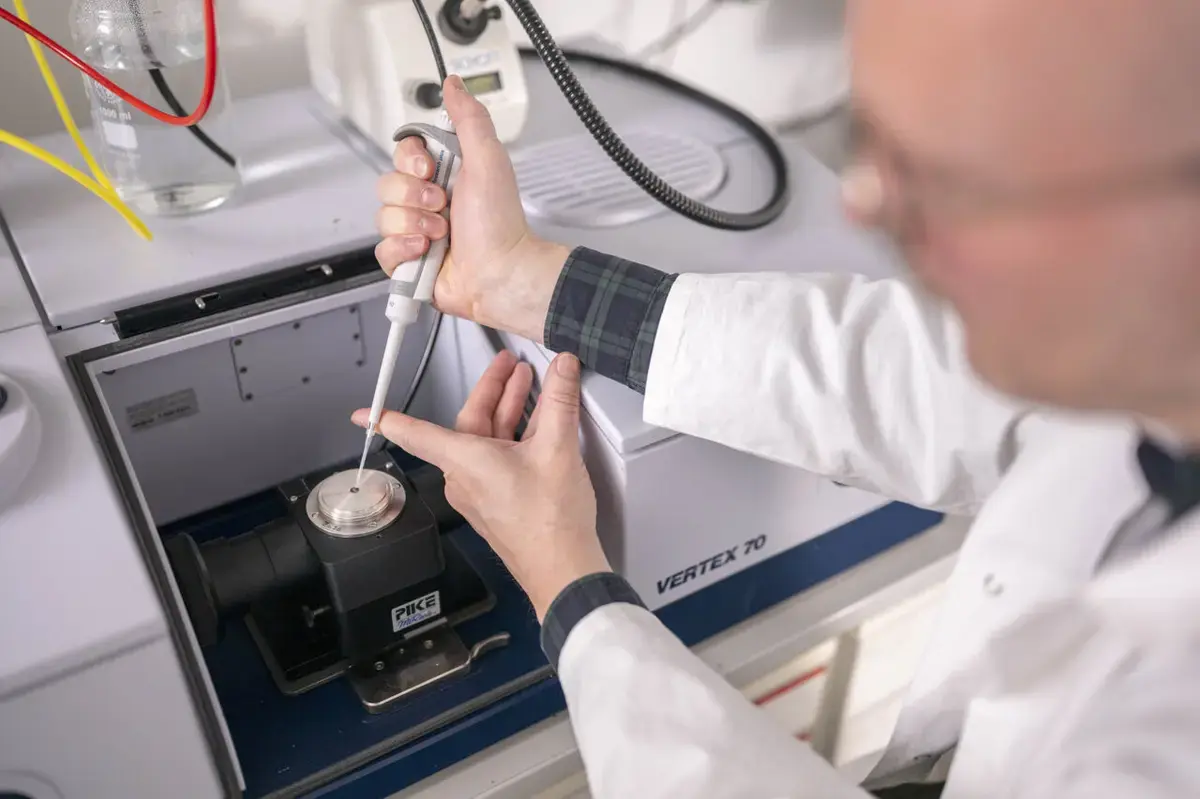 Microbes Transform Carbon Dioxide into Life
