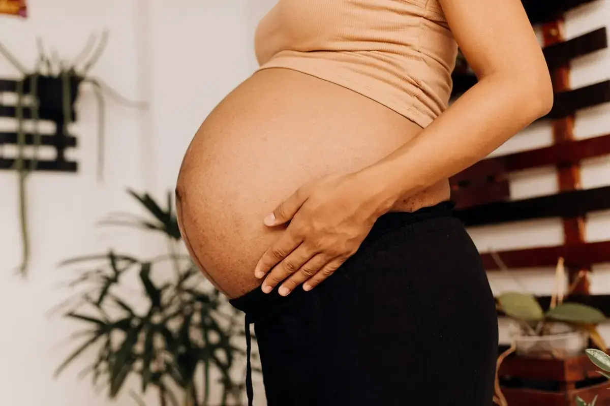 Pregnancy Weight Gain Linked to Complications for All Women